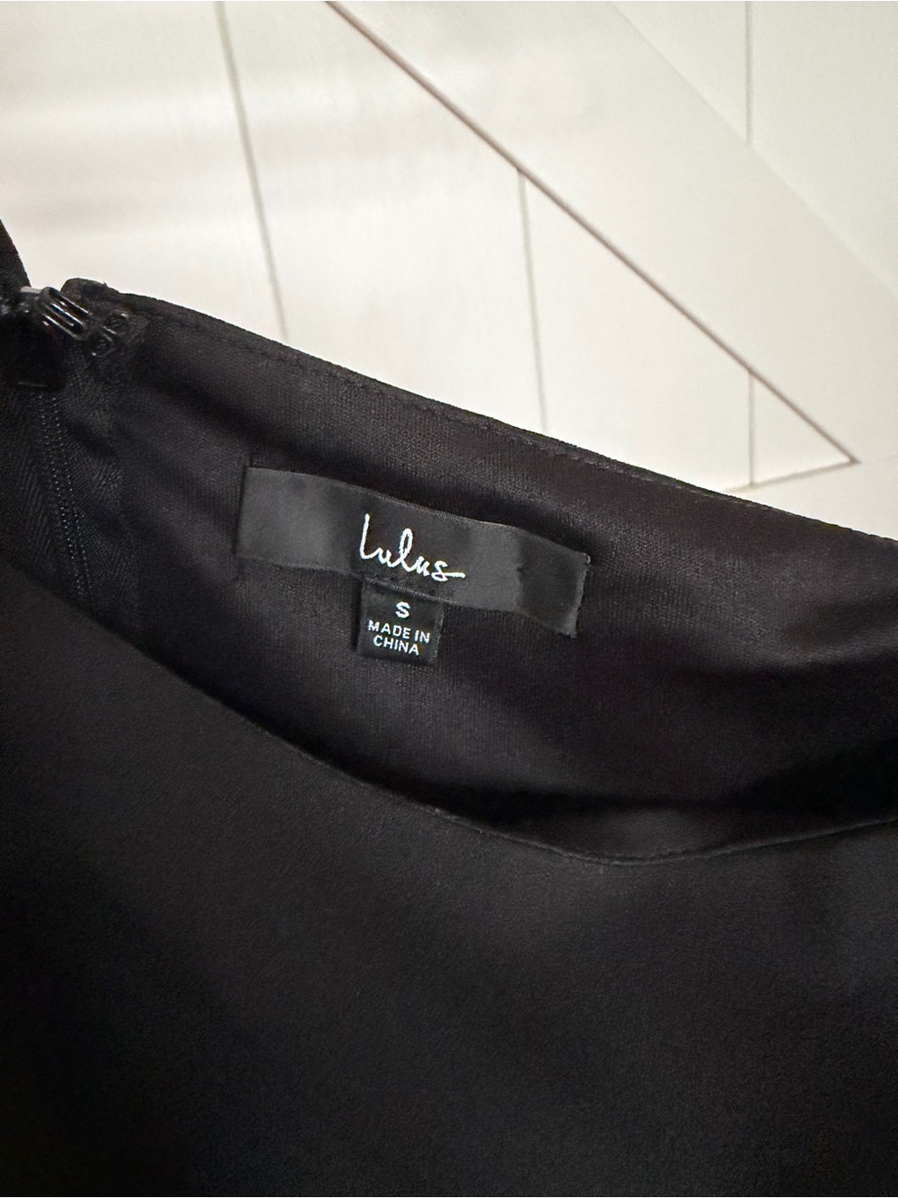 Lulu's Black One-Shoulder Knot-Detail Evening Dress - Picture 4 of 4